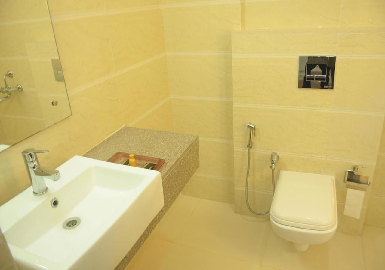 Hotel Reevanta Daman Kültér fotó
