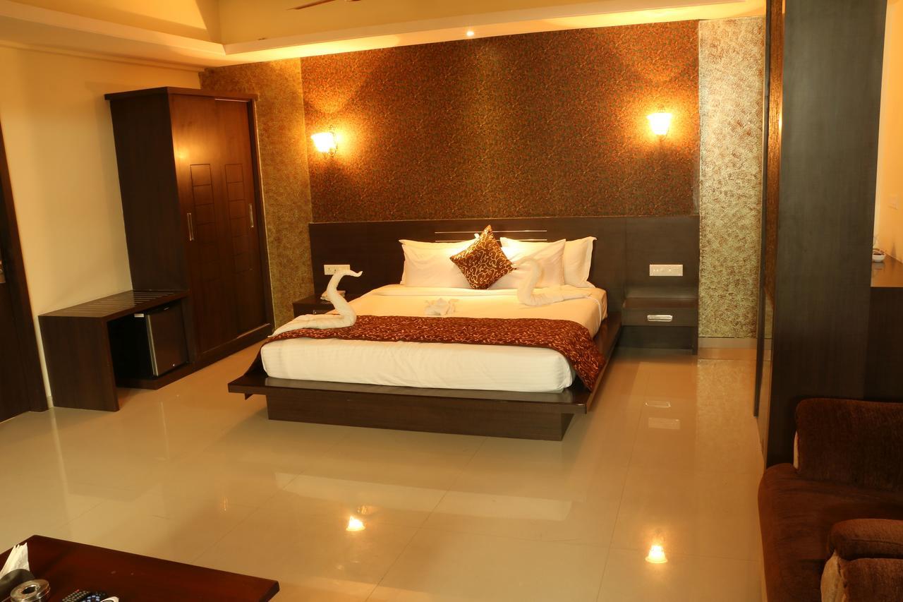 Hotel Reevanta Daman Kültér fotó