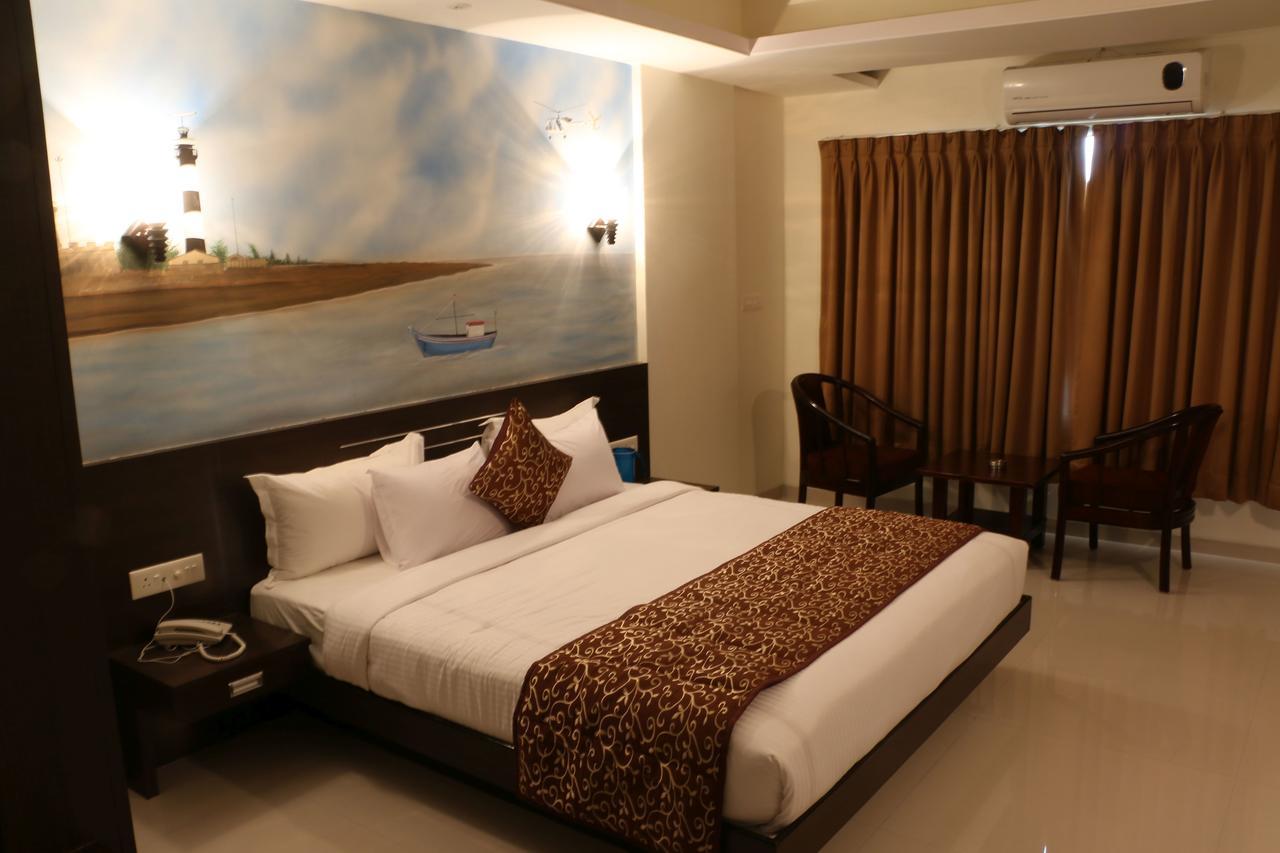 Hotel Reevanta Daman Kültér fotó