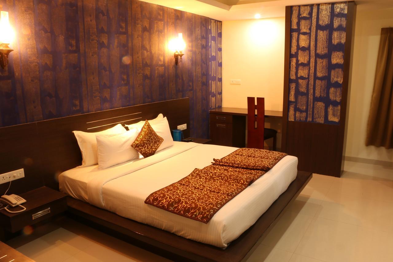 Hotel Reevanta Daman Kültér fotó