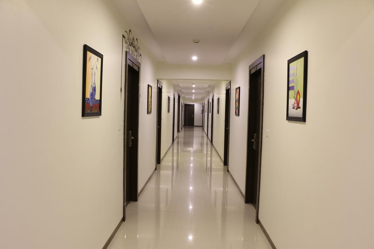 Hotel Reevanta Daman Kültér fotó