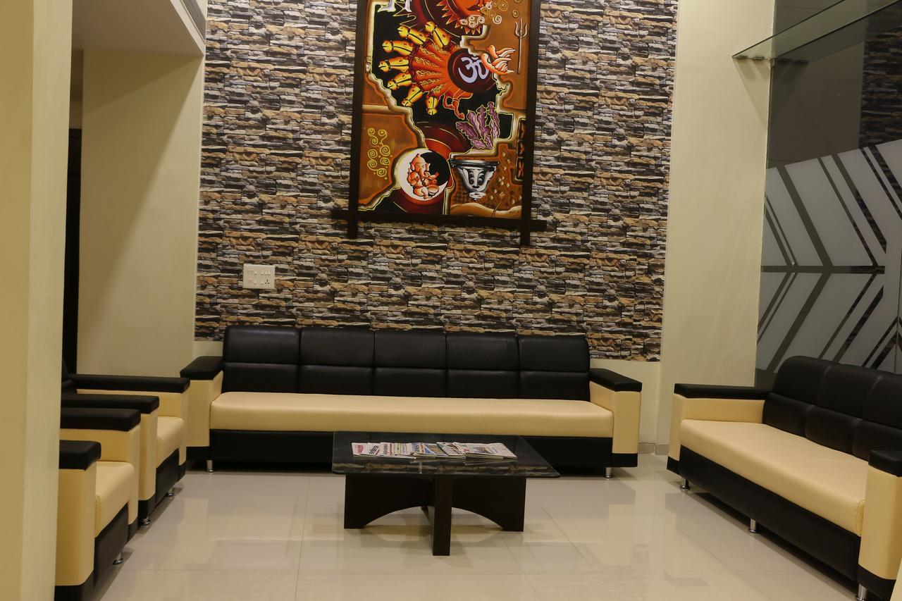Hotel Reevanta Daman Kültér fotó