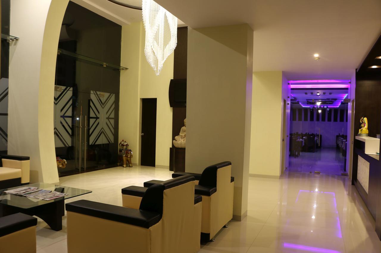 Hotel Reevanta Daman Kültér fotó